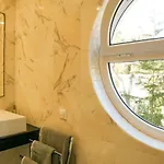 Apartment Edles In Architektenvilla Mit Grossem Pool, Sauna, Dachterrasse Und Malerischem Garten *