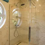 Lägenhet Edles In Architektenvilla Mit Grossem Pool, Sauna, Dachterrasse Und Malerischem Garten *