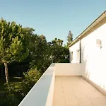 Edles In Architektenvilla Mit Grossem Pool, Sauna, Dachterrasse Und Malerischem Garten